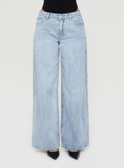 Ramos Low Rise Wide Leg Jeans Light Blue Wash Petite